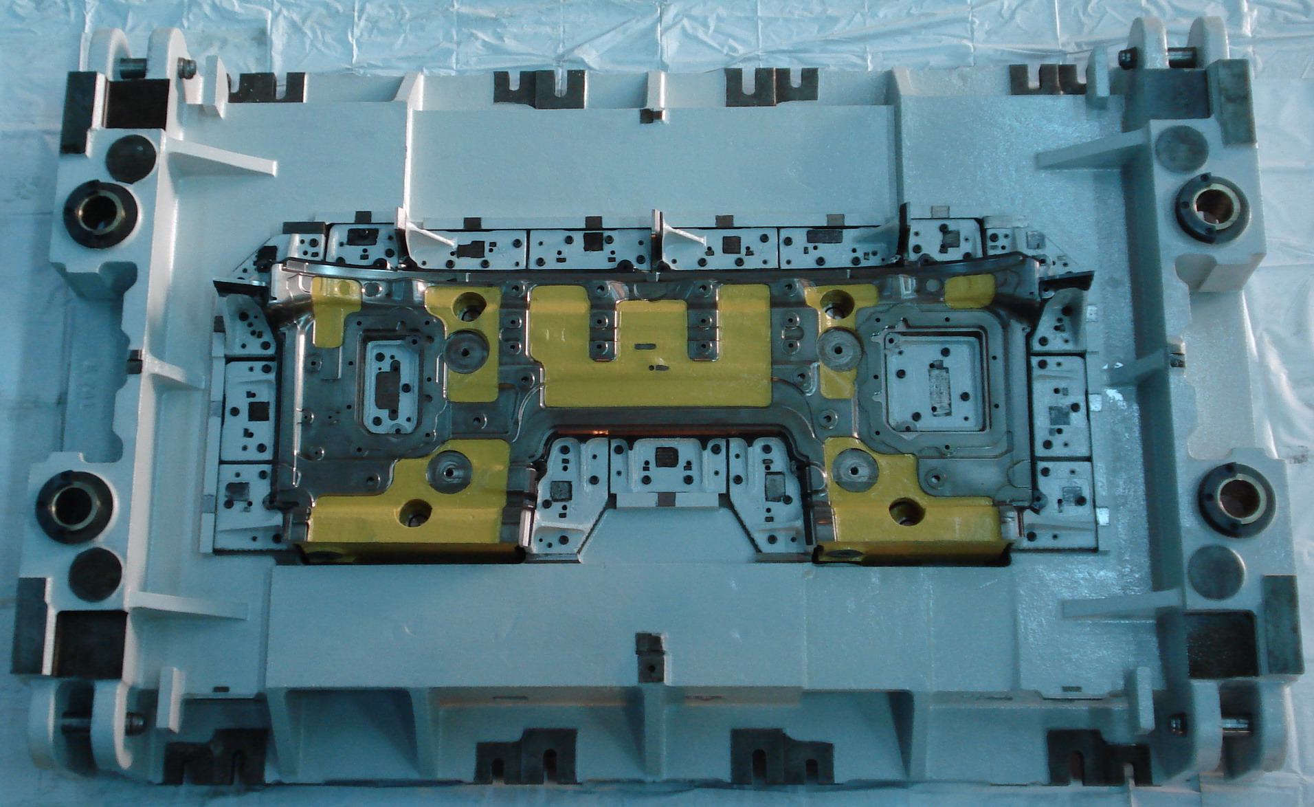 TOOLING SIZE?3500 x 2250 x 1249.5 mm