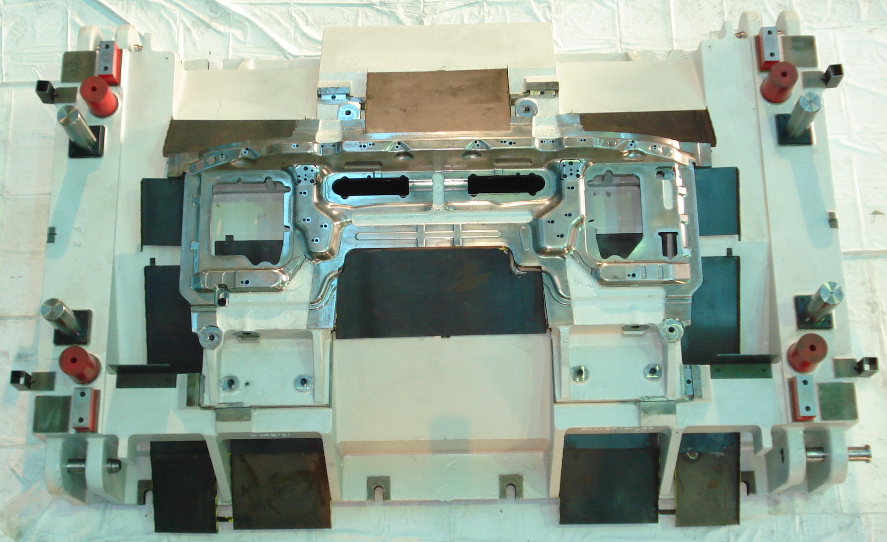 TOOLING WEIGHT?18965 kg